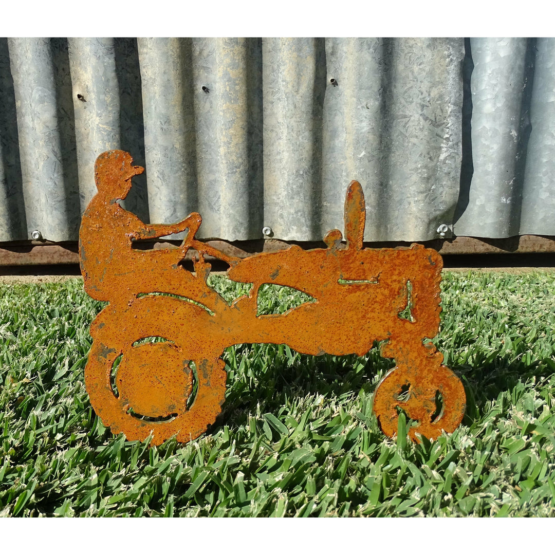 Tractor Metal Garden Art-Old n Dazed