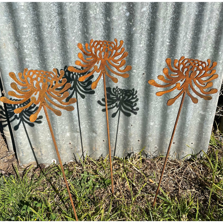 Waratah flower metal garden spike small-Old n Dazed