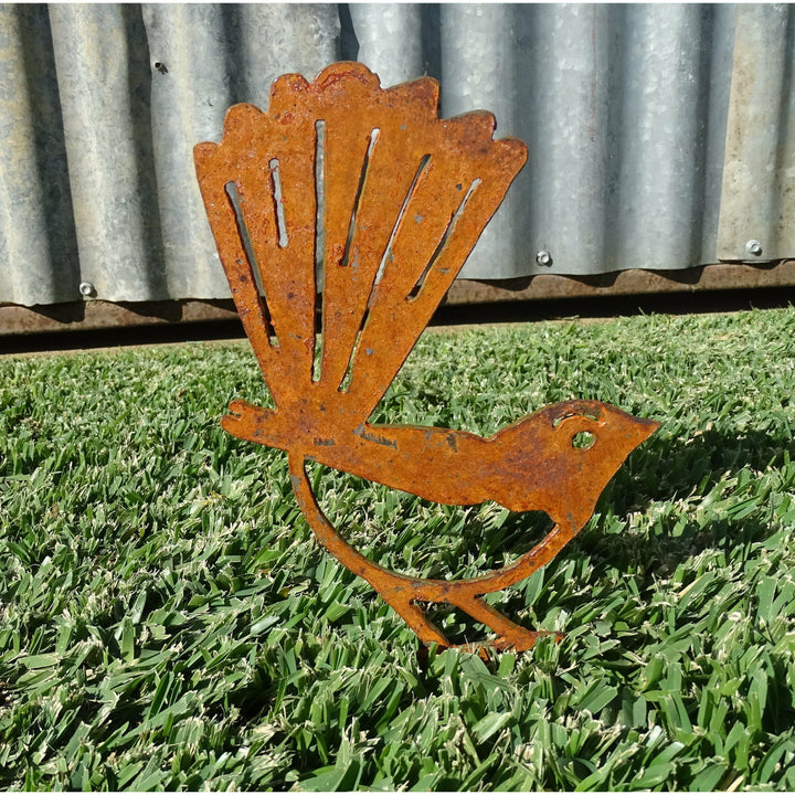 Willy Wagtail Metal Garden Art-Old n Dazed
